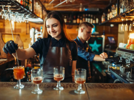 drinki przygotowywane w restauracji