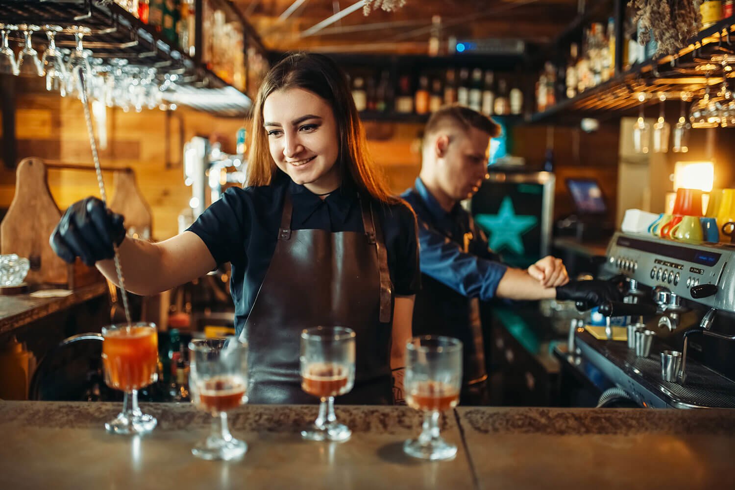 drinki przygotowywane w restauracji